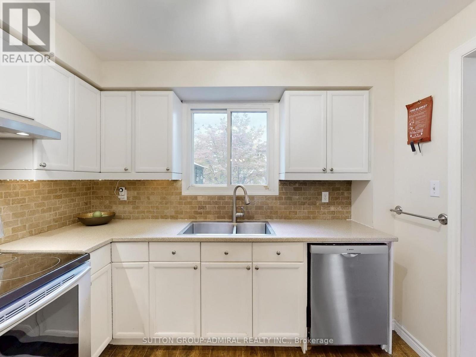 3453 Hannibal Road, Burlington, Ontario  L7M 1Z5 - Photo 13 - W12531306