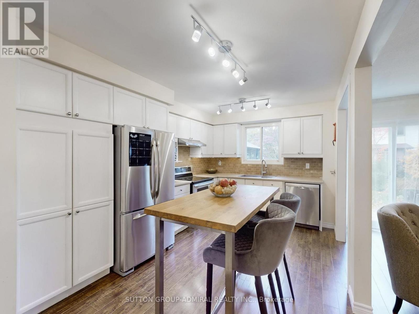 3453 Hannibal Road, Burlington, Ontario  L7M 1Z5 - Photo 8 - W12531306