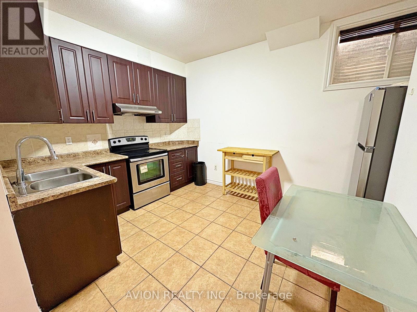Lower - 12 Cascaden Street, Toronto, Ontario  M1V 5G5 - Photo 3 - E12530996