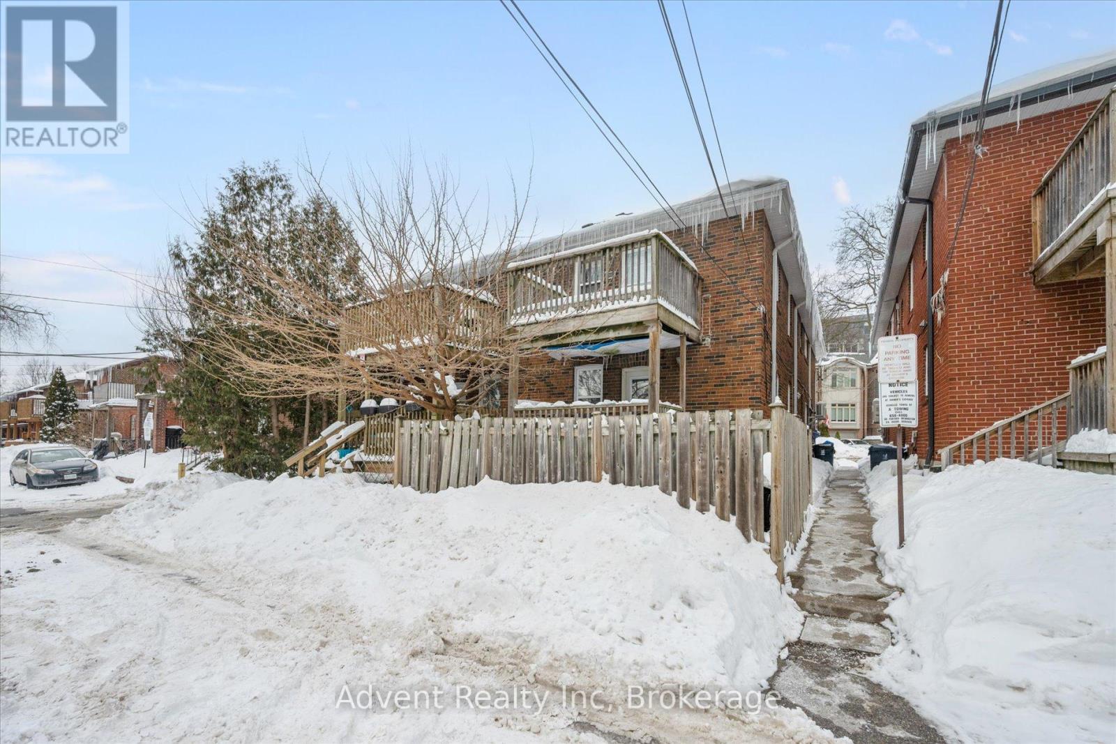 2nd Floor - 63 Burnaby Boulevard, Toronto, Ontario  M5N 1G3 - Photo 16 - C12531352