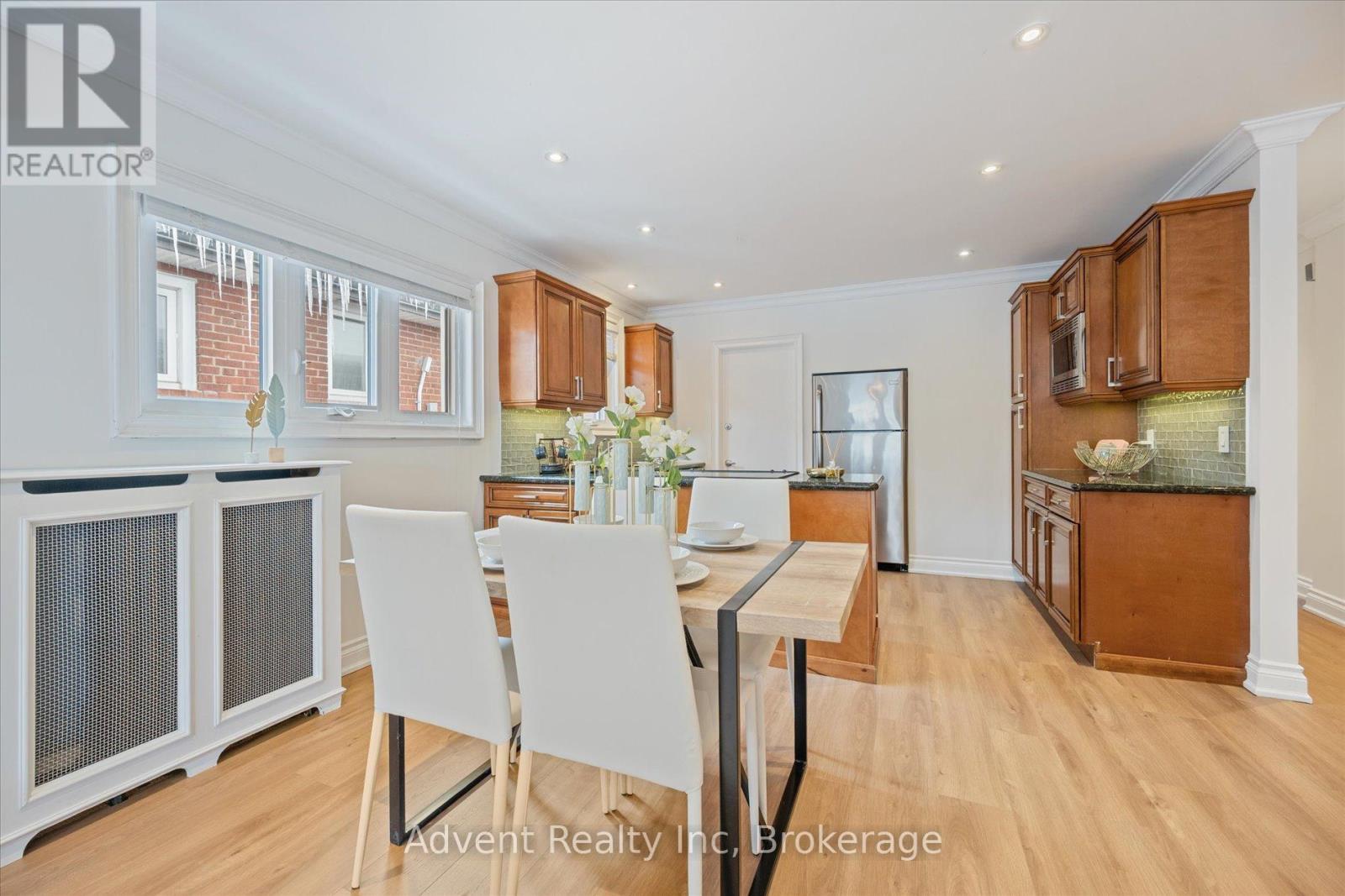 2nd Floor - 63 Burnaby Boulevard, Toronto, Ontario  M5N 1G3 - Photo 5 - C12531352