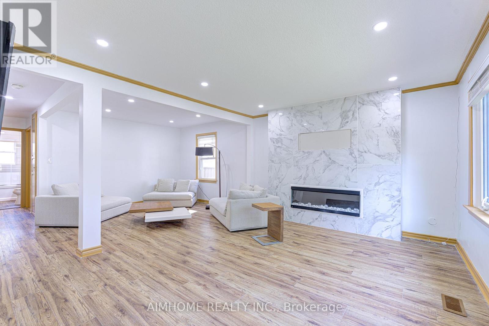 97 Edgecroft Road, Toronto, Ontario  M8Z 2C2 - Photo 17 - W12506064