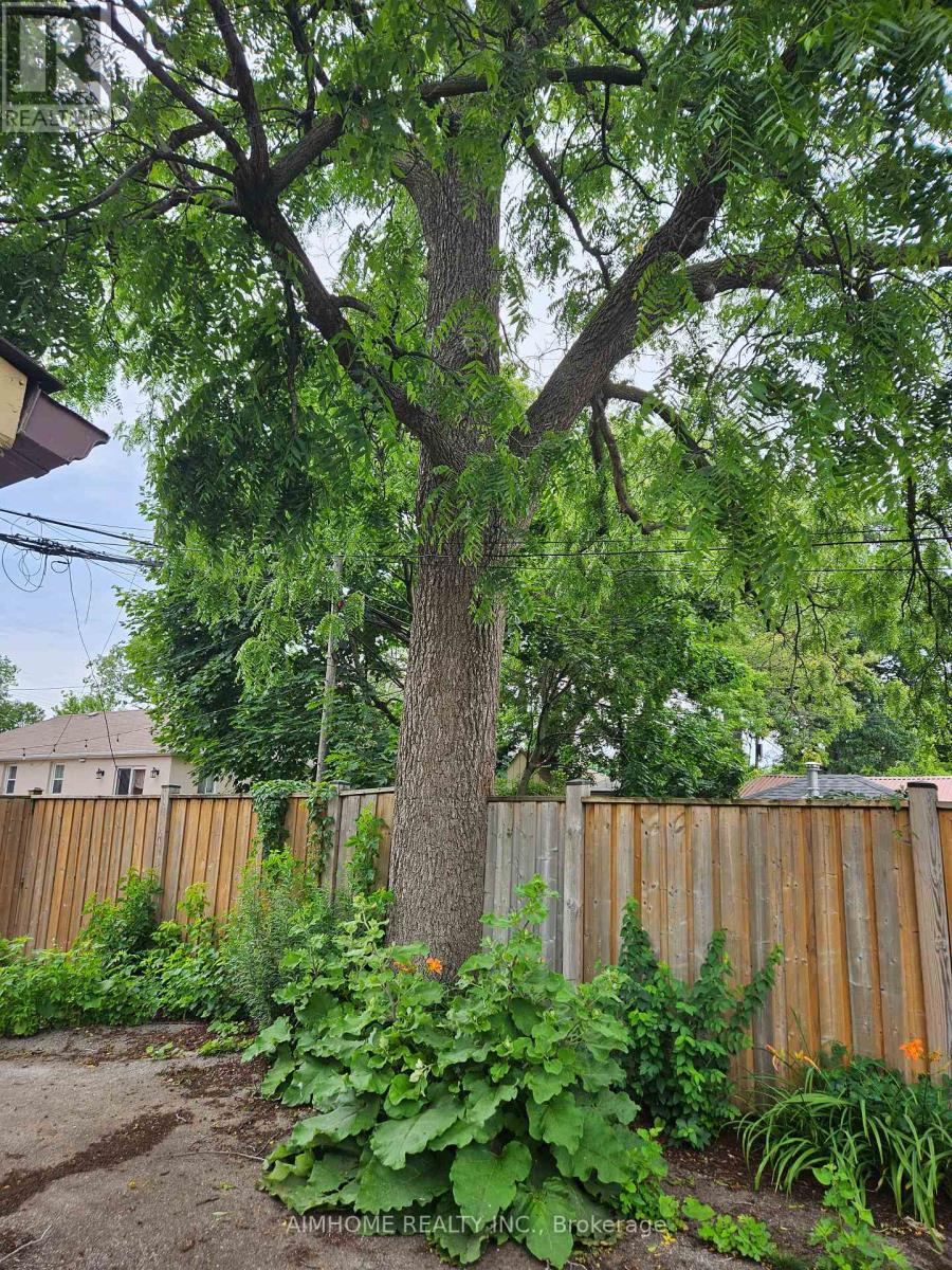 97 Edgecroft Road, Toronto, Ontario  M8Z 2C2 - Photo 40 - W12506064