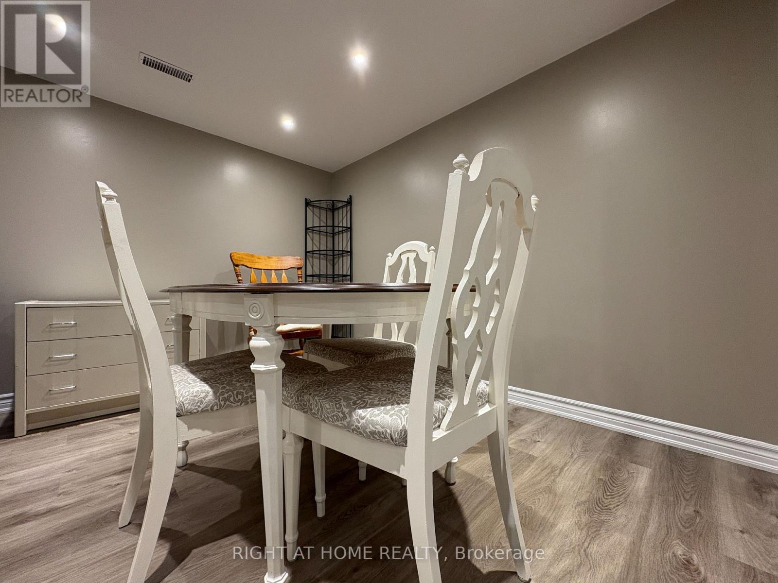 Lower - 975 Mink Street, Pickering, Ontario  L1W 2G6 - Photo 4 - E12531344