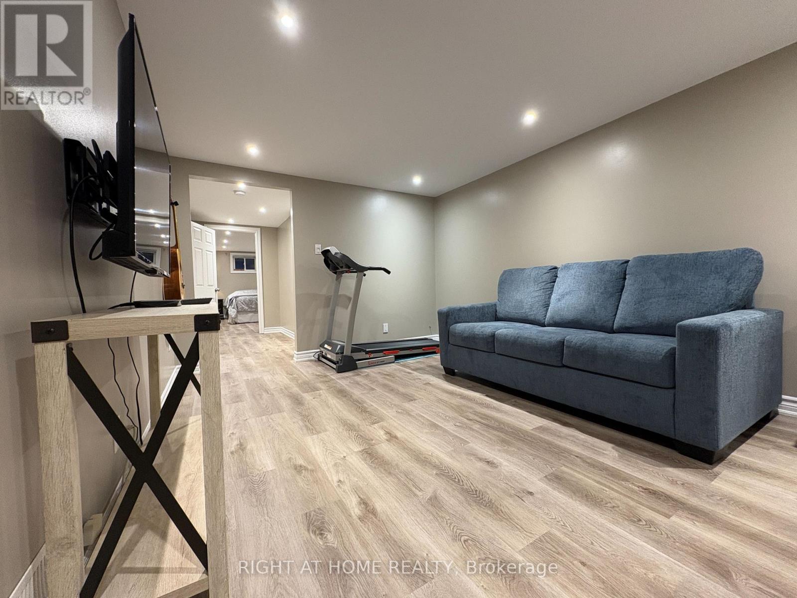 Lower - 975 Mink Street, Pickering, Ontario  L1W 2G6 - Photo 5 - E12531344