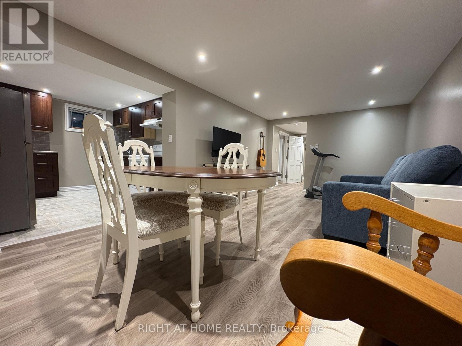 Lower - 975 Mink Street, Pickering, Ontario  L1W 2G6 - Photo 7 - E12531344