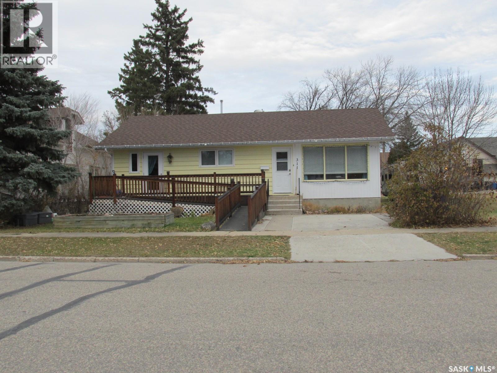 311 1st STREET W, Nipawin, Saskatchewan