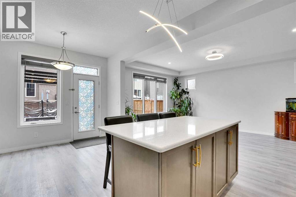 192 Carrington Crescent Nw, Calgary, Alberta  T3P 1R1 - Photo 8 - A2269786