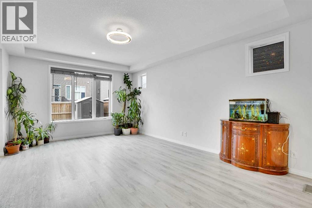 192 Carrington Crescent Nw, Calgary, Alberta  T3P 1R1 - Photo 2 - A2269786