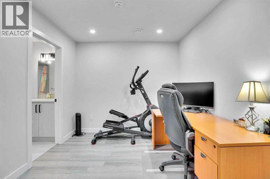 192 Carrington Crescent Nw, Calgary, Alberta  T3P 1R1 - Photo 35 - A2269786