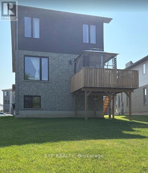 760 Chelton Road Ne, London South, Ontario  N6M 0A1 - Photo 2 - X12531360