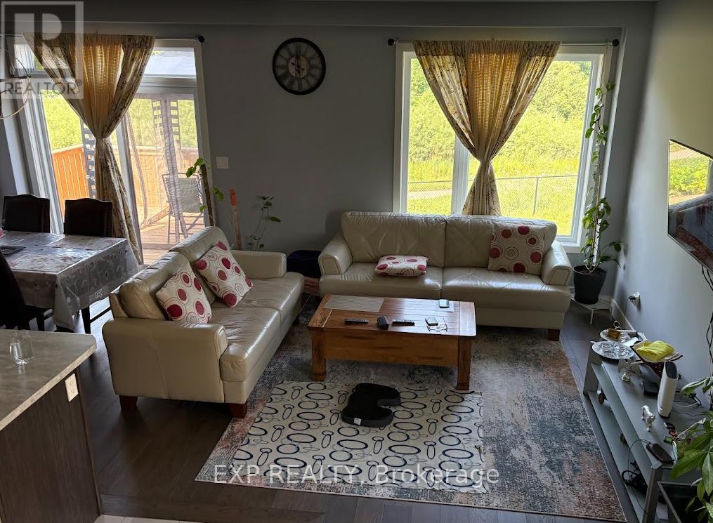 760 Chelton Road Ne, London South, Ontario  N6M 0A1 - Photo 4 - X12531360