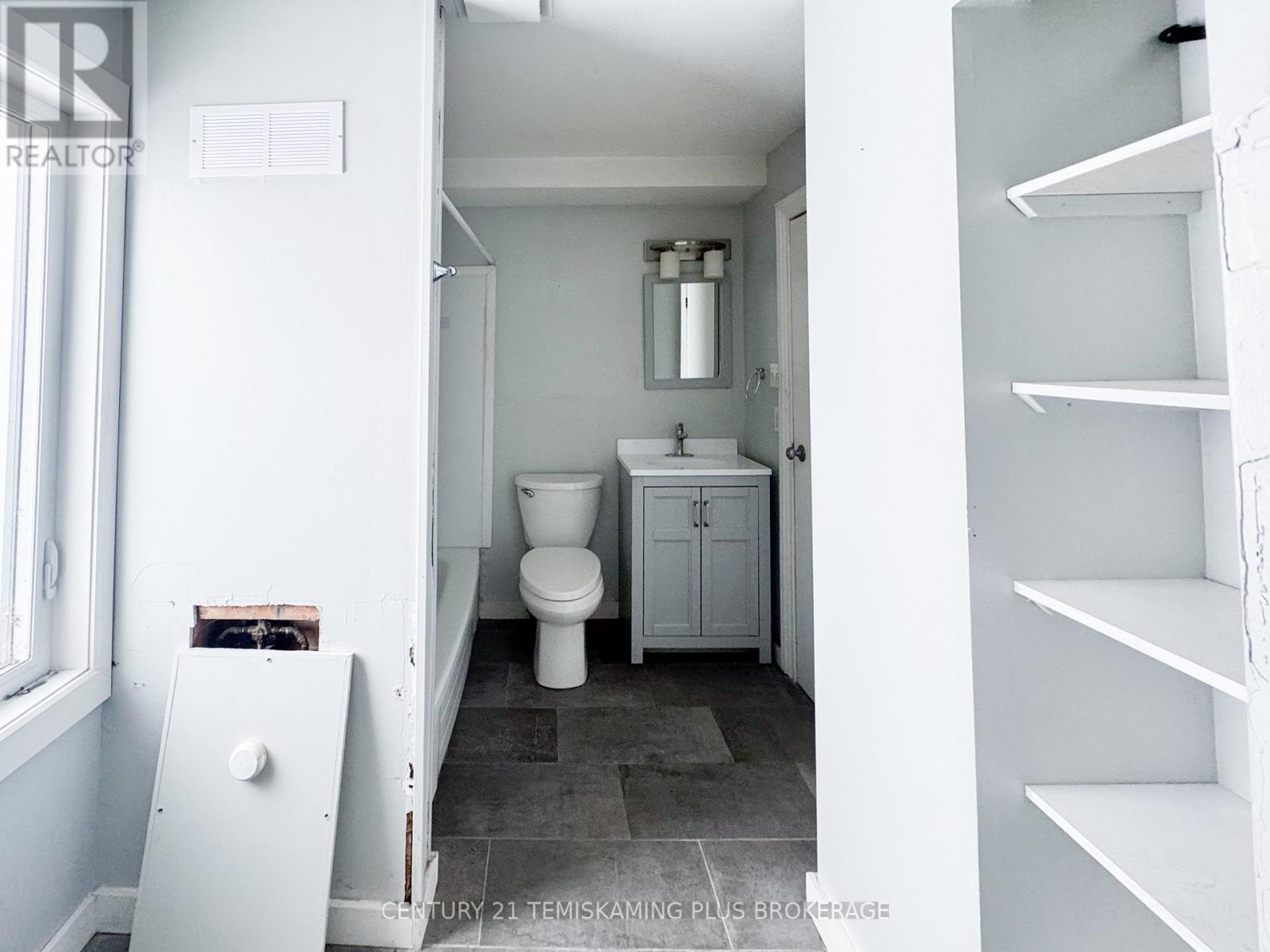 83 Sixth Avenue, Englehart, Ontario  P0J 1H0 - Photo 12 - T12531366