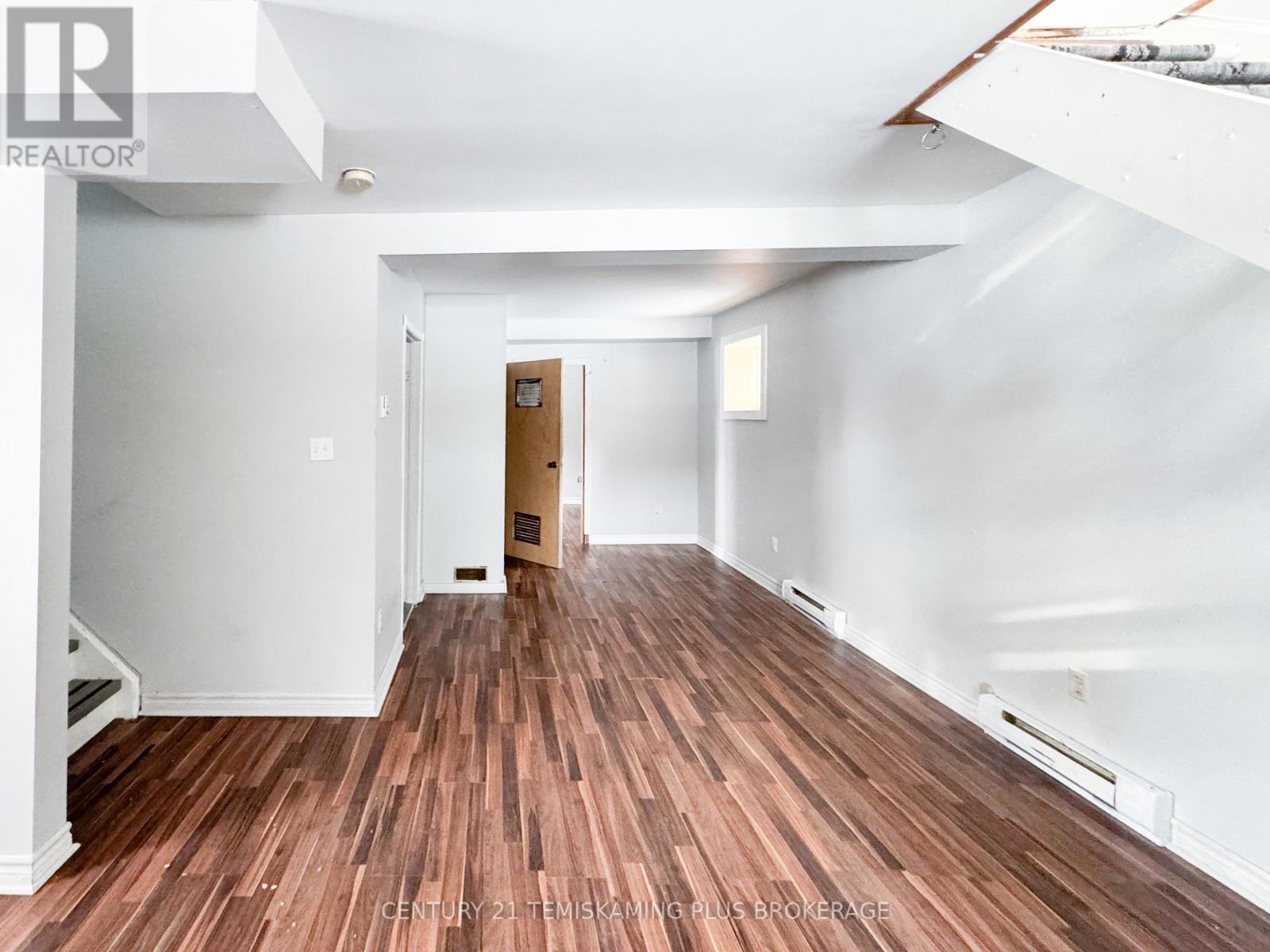 83 Sixth Avenue, Englehart, Ontario  P0J 1H0 - Photo 3 - T12531366