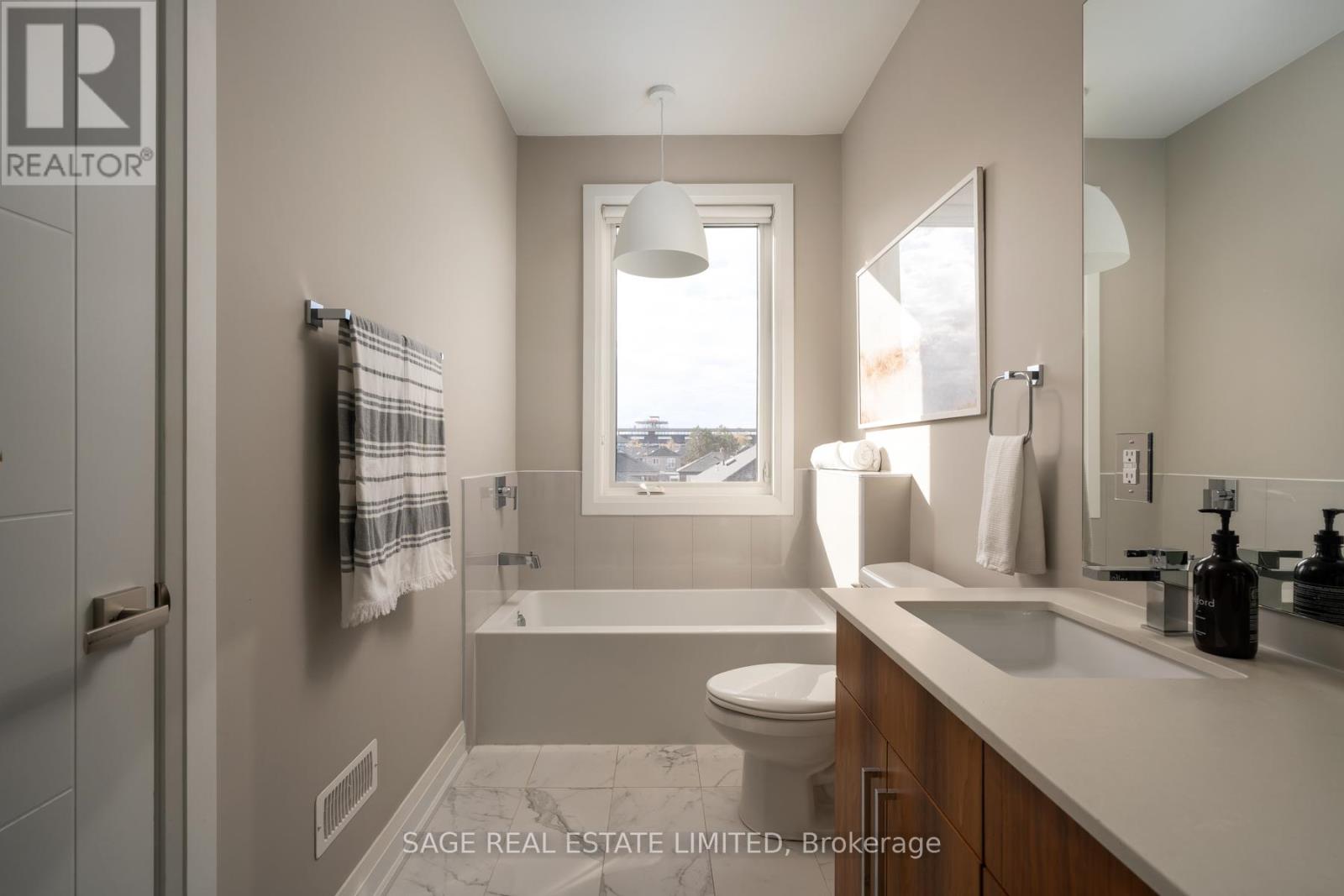 101 Beaver Avenue, Toronto, Ontario  M6H 2G3 - Photo 17 - W12529754