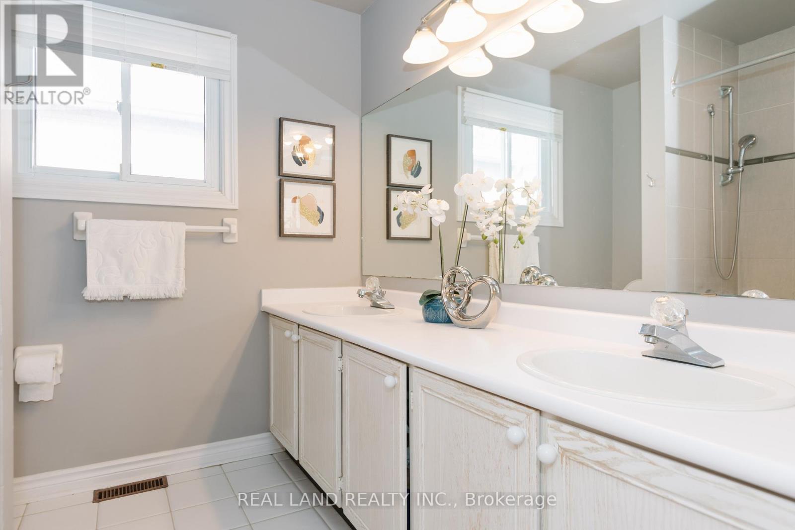 6 Mcgee Crescent, Aurora, Ontario  L4G 6L8 - Photo 42 - N12530122