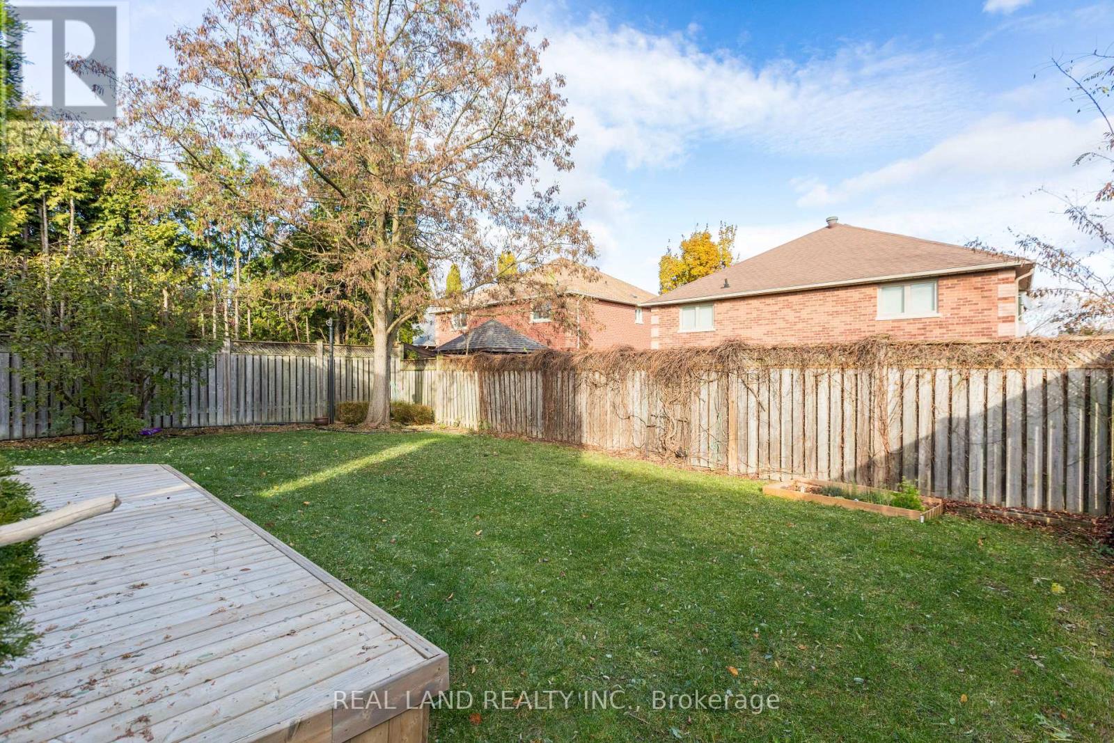 6 Mcgee Crescent, Aurora, Ontario  L4G 6L8 - Photo 44 - N12530122