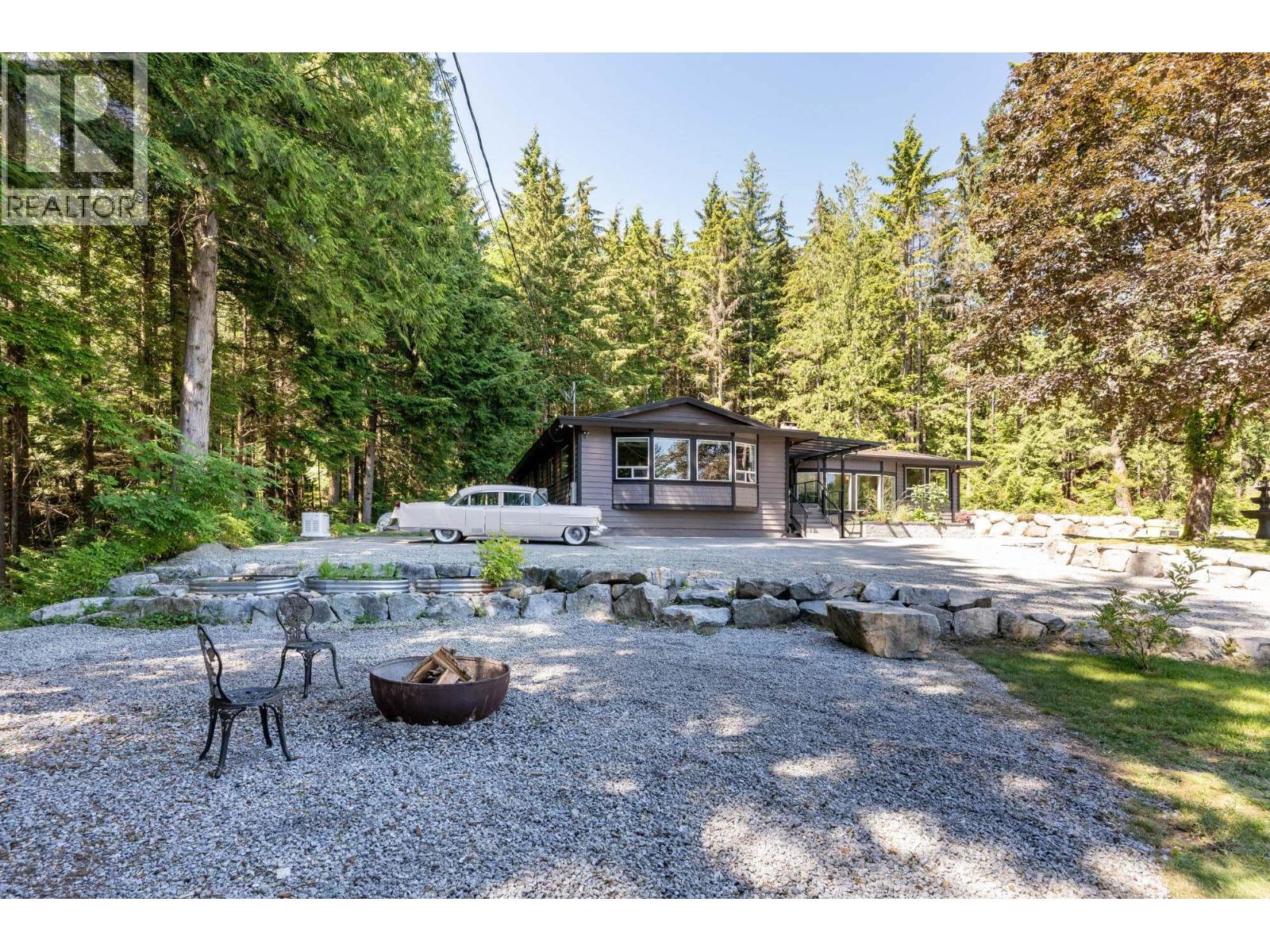 27561 Sayers Crescent, Maple Ridge, British Columbia  V2W 1N3 - Photo 5 - R3046558