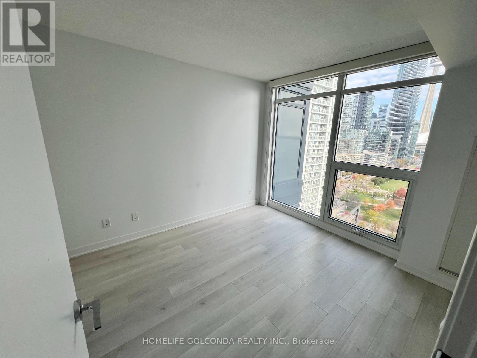2312 - 70 Queens Wharf Road, Toronto, Ontario  M5V 0J2 - Photo 11 - C12531390
