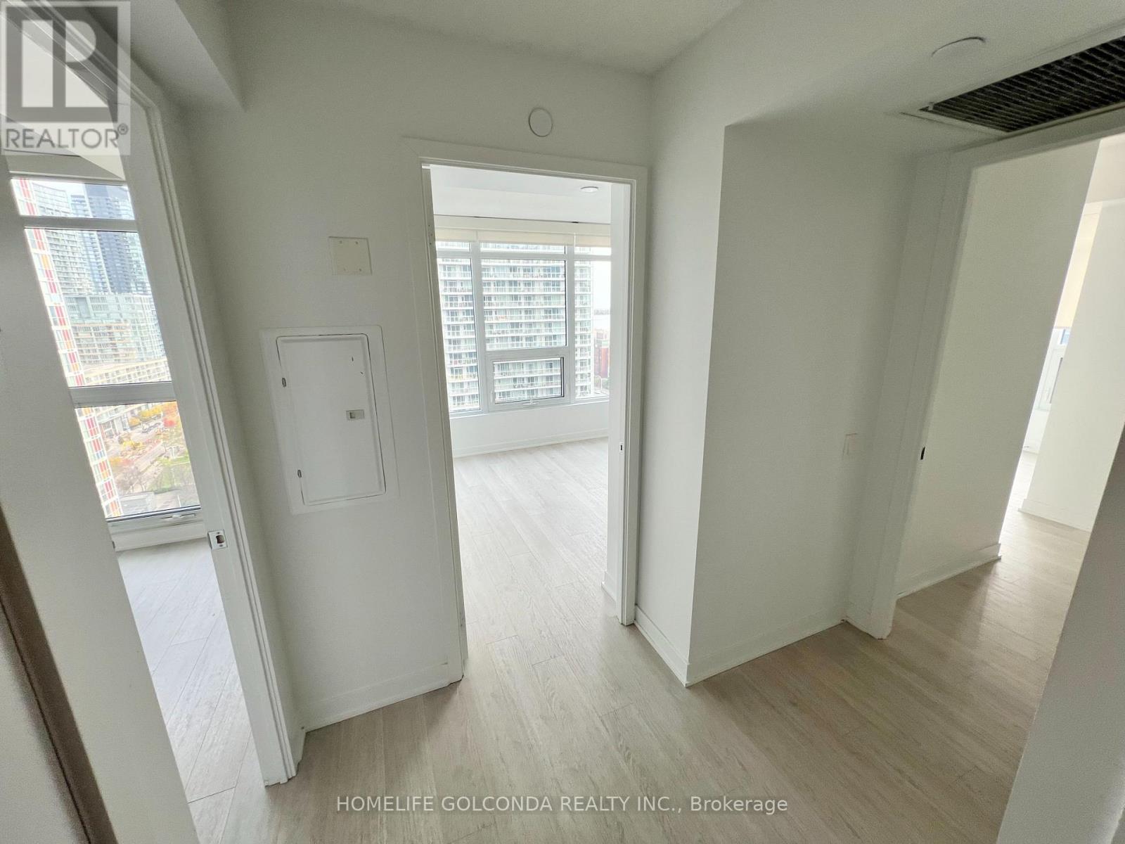 2312 - 70 Queens Wharf Road, Toronto, Ontario  M5V 0J2 - Photo 13 - C12531390