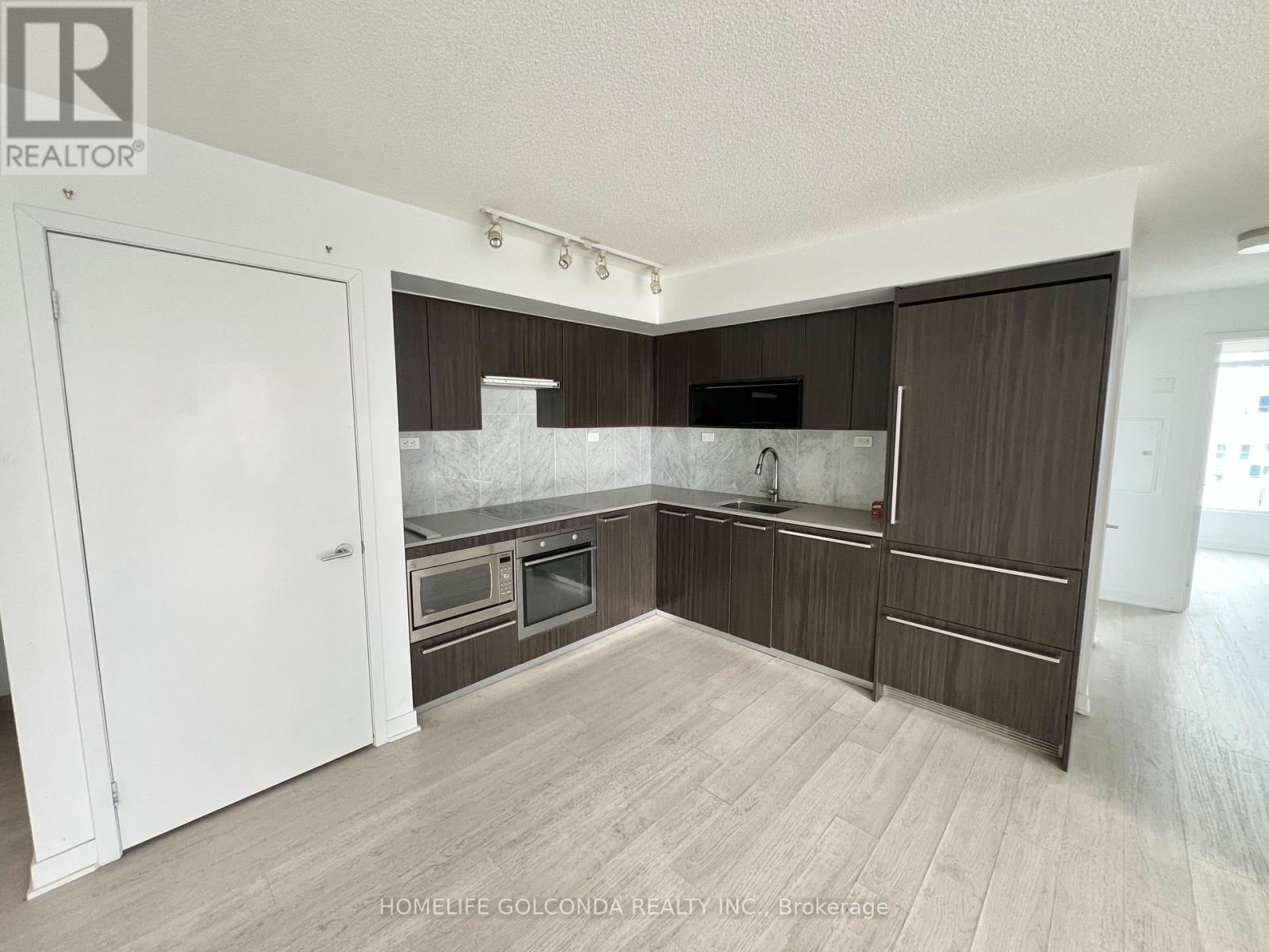 2312 - 70 Queens Wharf Road, Toronto, Ontario  M5V 0J2 - Photo 3 - C12531390