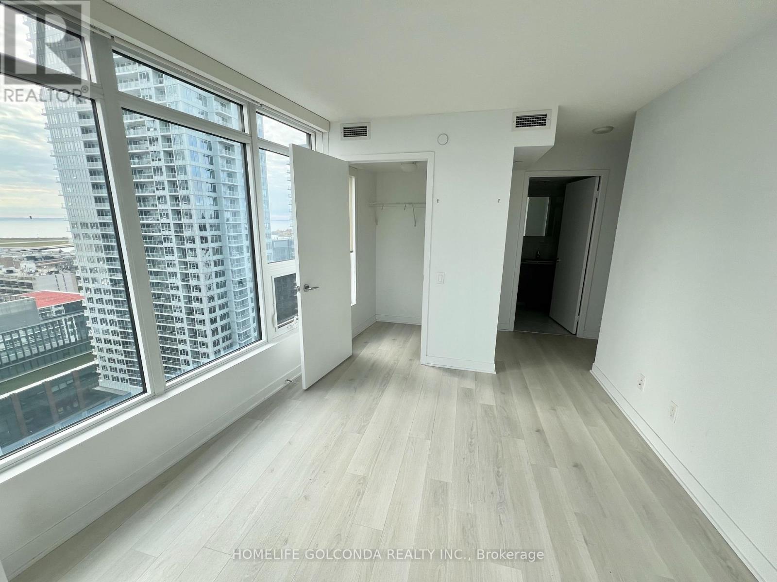 2312 - 70 Queens Wharf Road, Toronto, Ontario  M5V 0J2 - Photo 6 - C12531390
