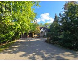 62 PINEWOOD TRAIL, Mississauga, Ontario