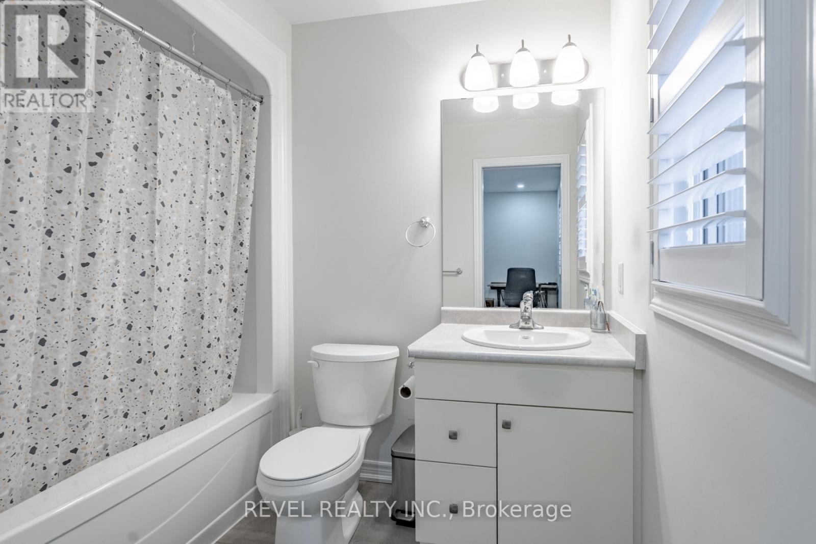 32 Barker Parkway, Thorold, Ontario  L2V 0H3 - Photo 28 - X12531370