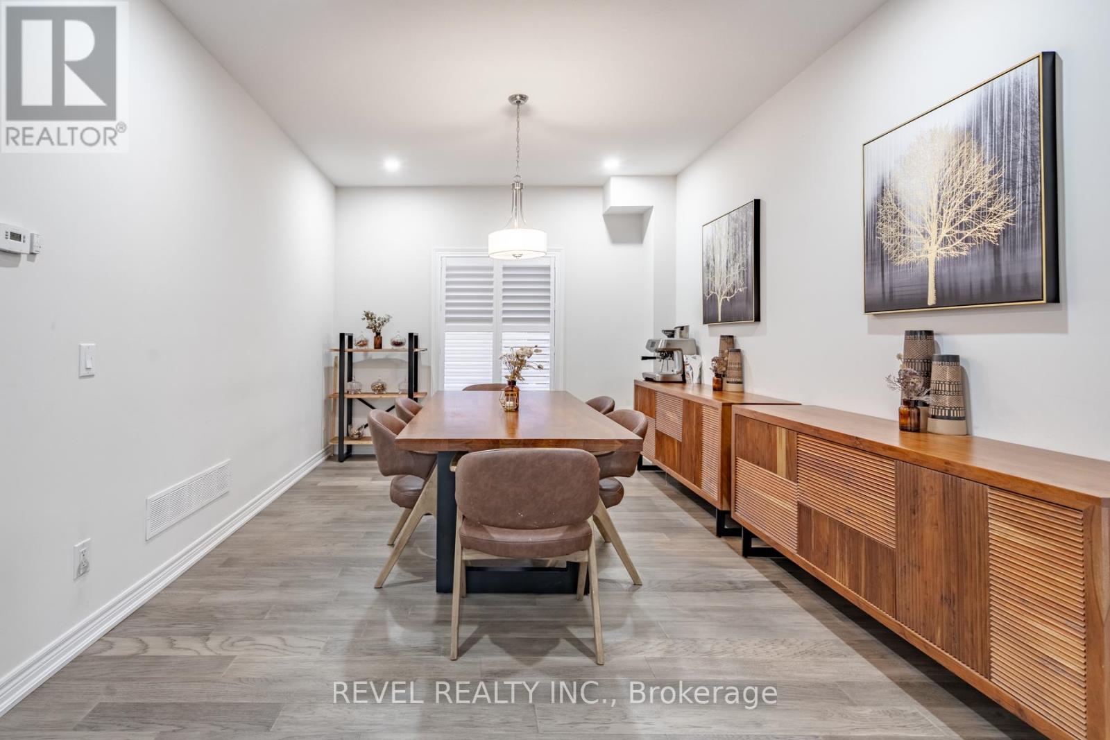 32 Barker Parkway, Thorold, Ontario  L2V 0H3 - Photo 6 - X12531370