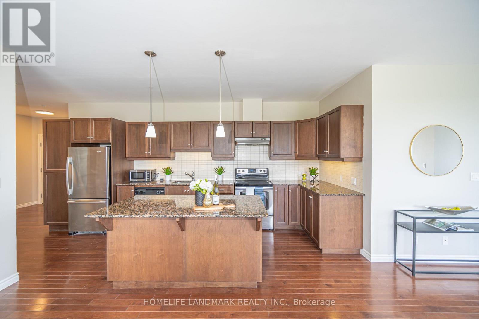 501 - 223 Erb Street W, Waterloo, Ontario  N2L 0B3 - Photo 10 - X12531378