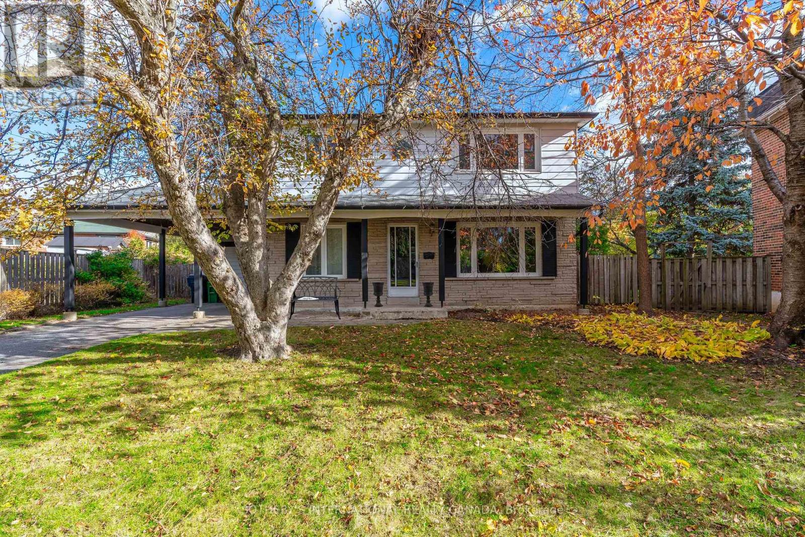 19 GLENEAGLE CRESCENT, Toronto, Ontario