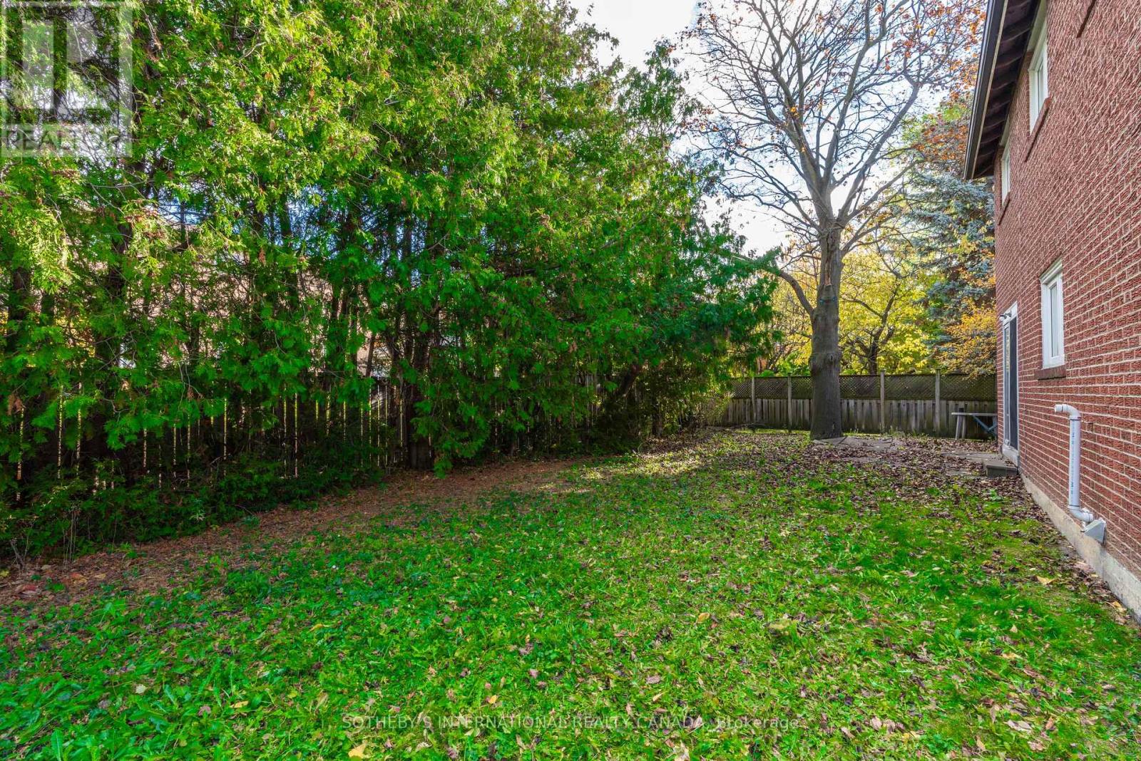 19 Gleneagle Crescent, Toronto, Ontario  M2J 3H4 - Photo 19 - C12531402