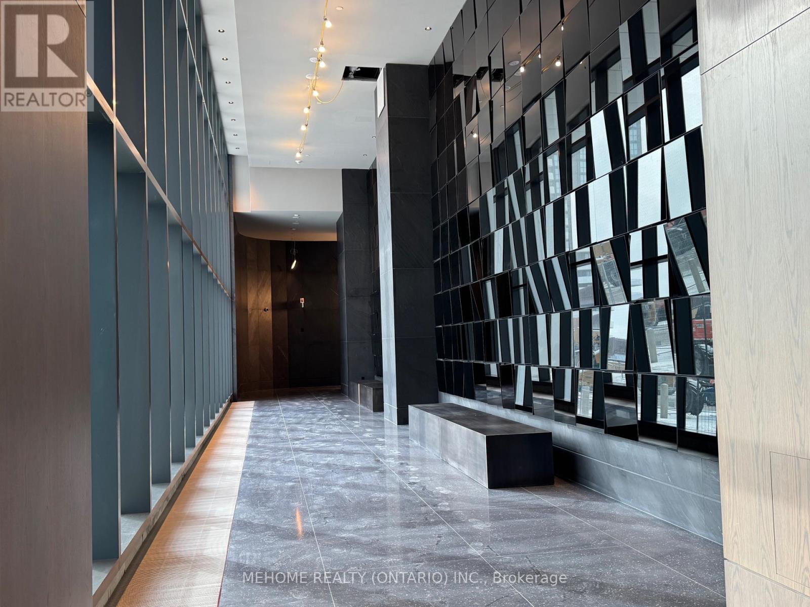 #1207 - 8 Interchange Way, Vaughan, Ontario  L4K 0R2 - Photo 2 - N12531406