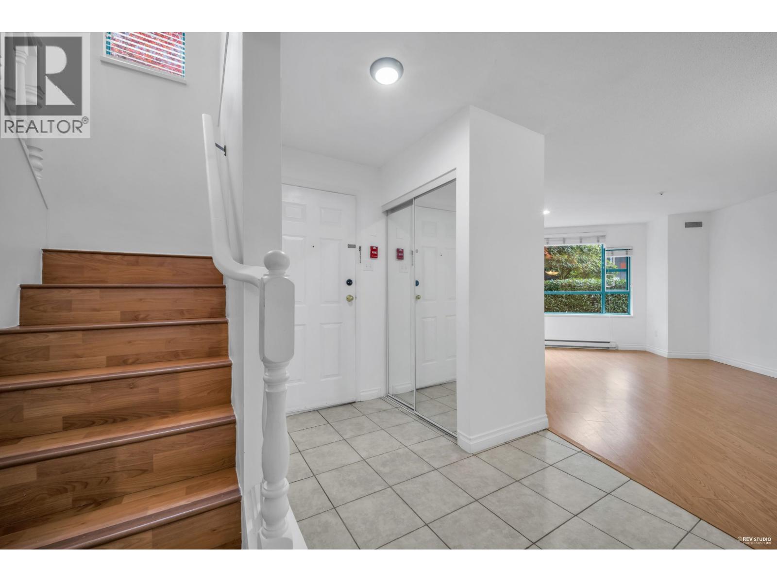 104e 3081 Glen Drive, Coquitlam, British Columbia  V3B 2P8 - Photo 6 - R3066310