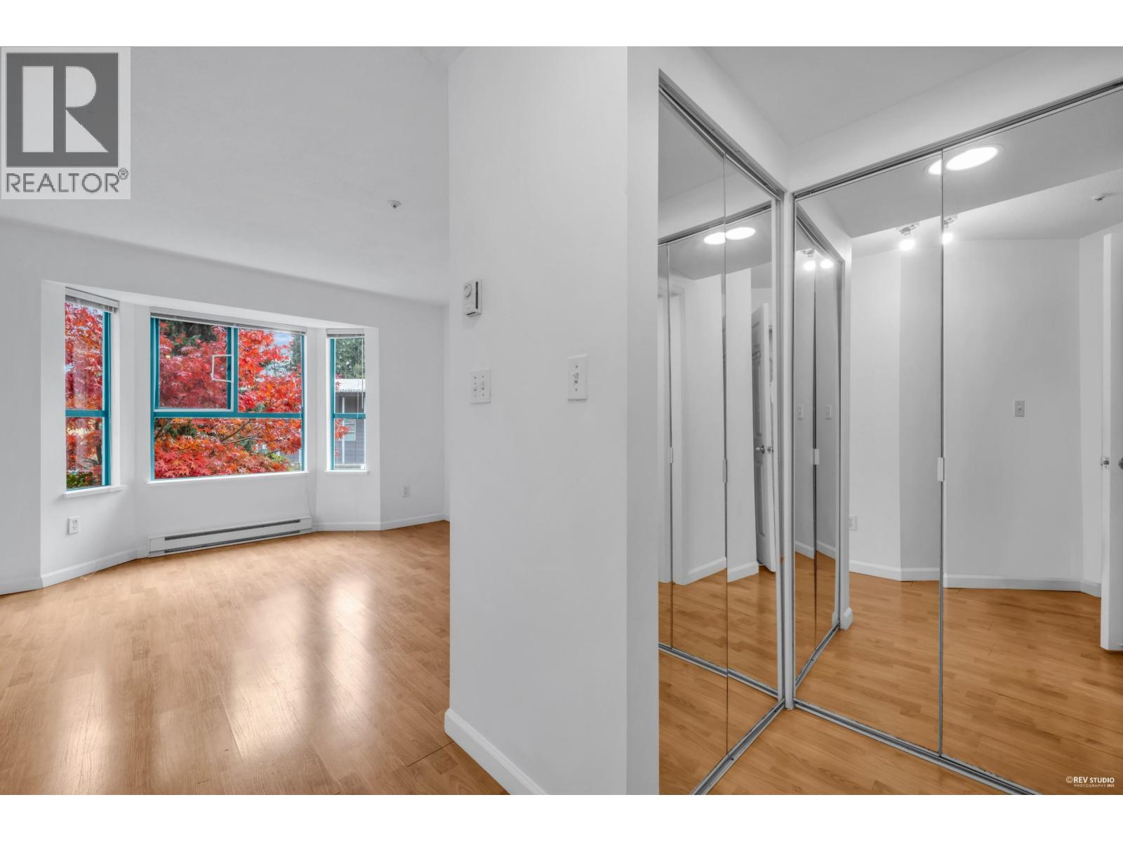 104e 3081 Glen Drive, Coquitlam, British Columbia  V3B 2P8 - Photo 9 - R3066310