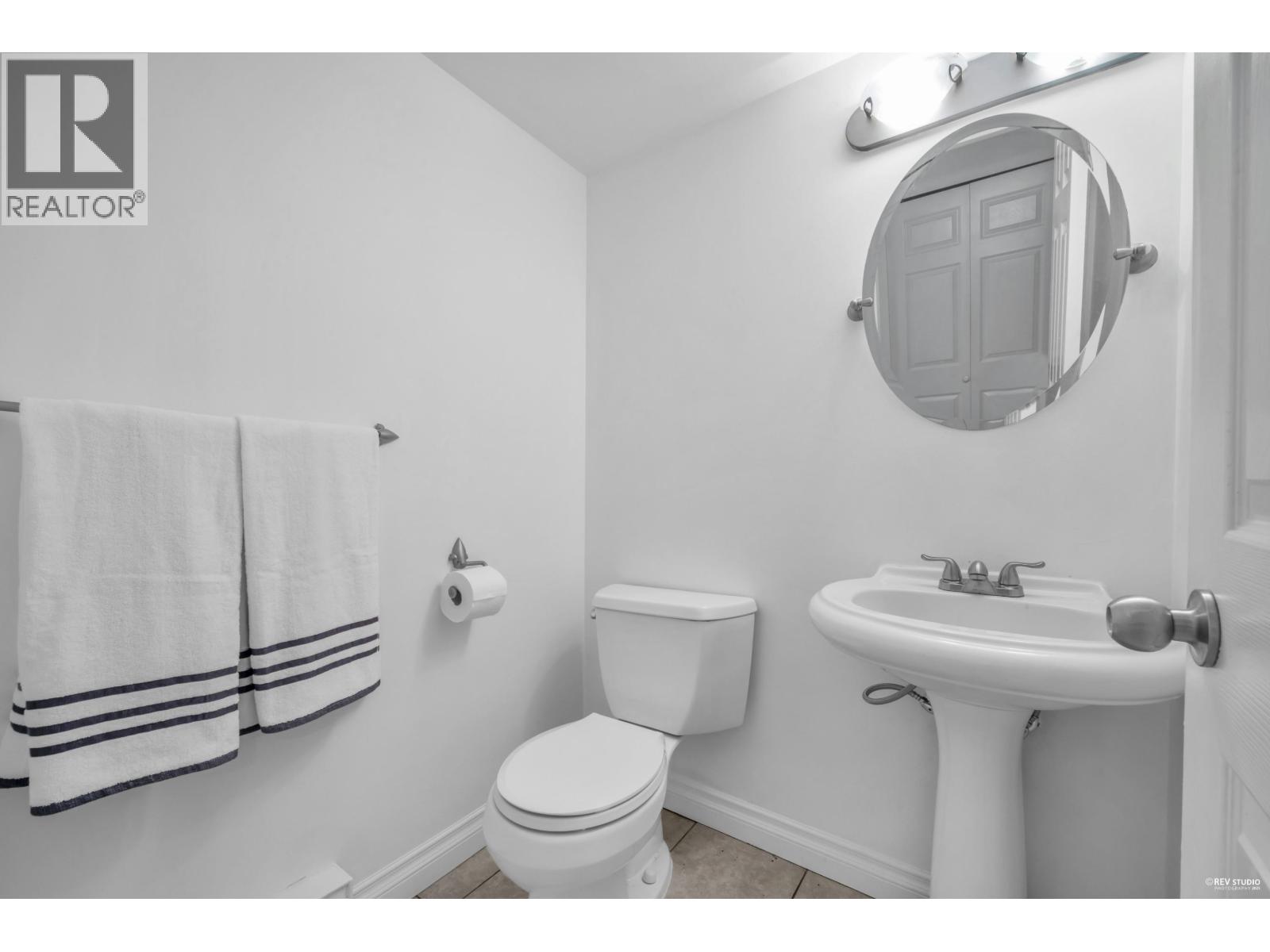 104e 3081 Glen Drive, Coquitlam, British Columbia  V3B 2P8 - Photo 19 - R3066310