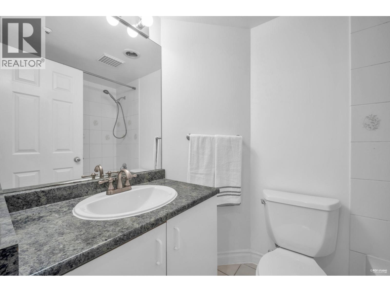 104e 3081 Glen Drive, Coquitlam, British Columbia  V3B 2P8 - Photo 7 - R3066310