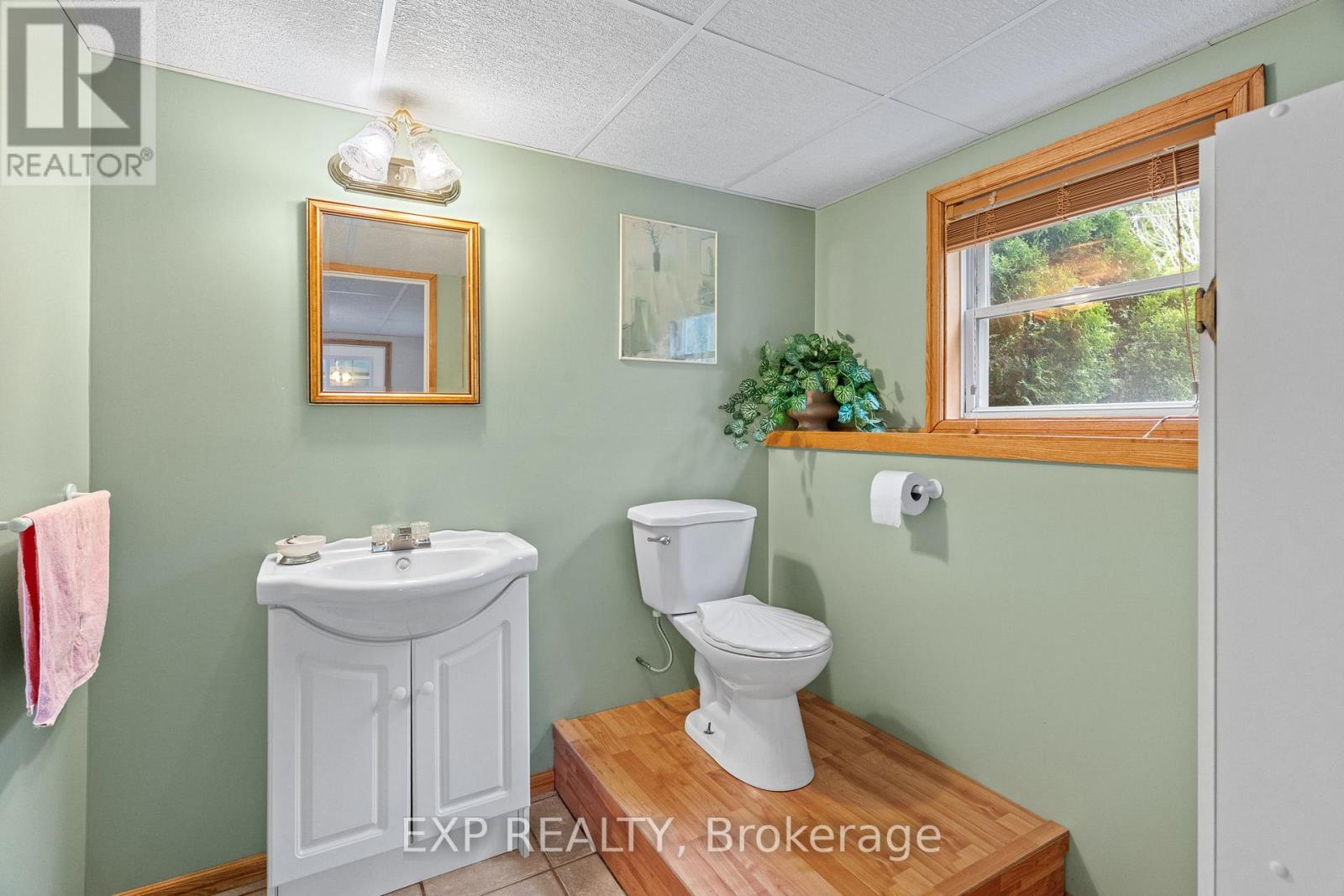 30680 Hungry Hollow Road, North Middlesex, Ontario  N0M 1B0 - Photo 22 - X12531410