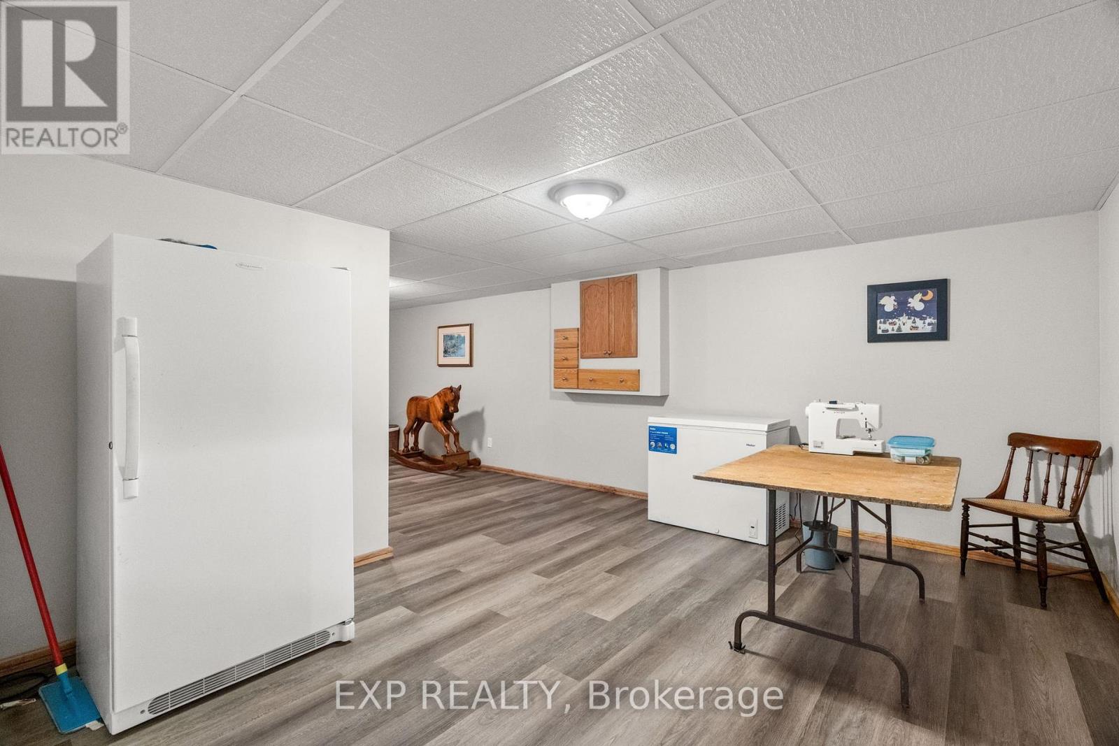 30680 Hungry Hollow Road, North Middlesex, Ontario  N0M 1B0 - Photo 29 - X12531410