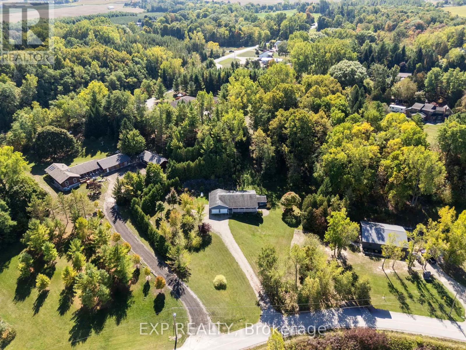 30680 Hungry Hollow Road, North Middlesex, Ontario  N0M 1B0 - Photo 42 - X12531410