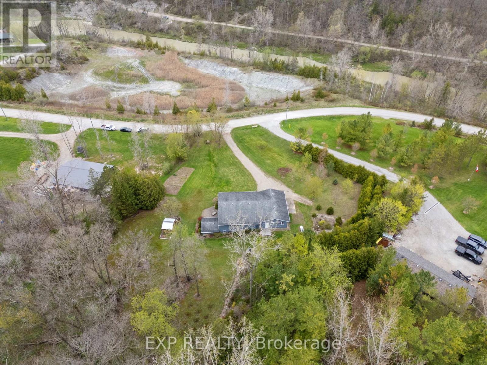 30680 Hungry Hollow Road, North Middlesex, Ontario  N0M 1B0 - Photo 44 - X12531410
