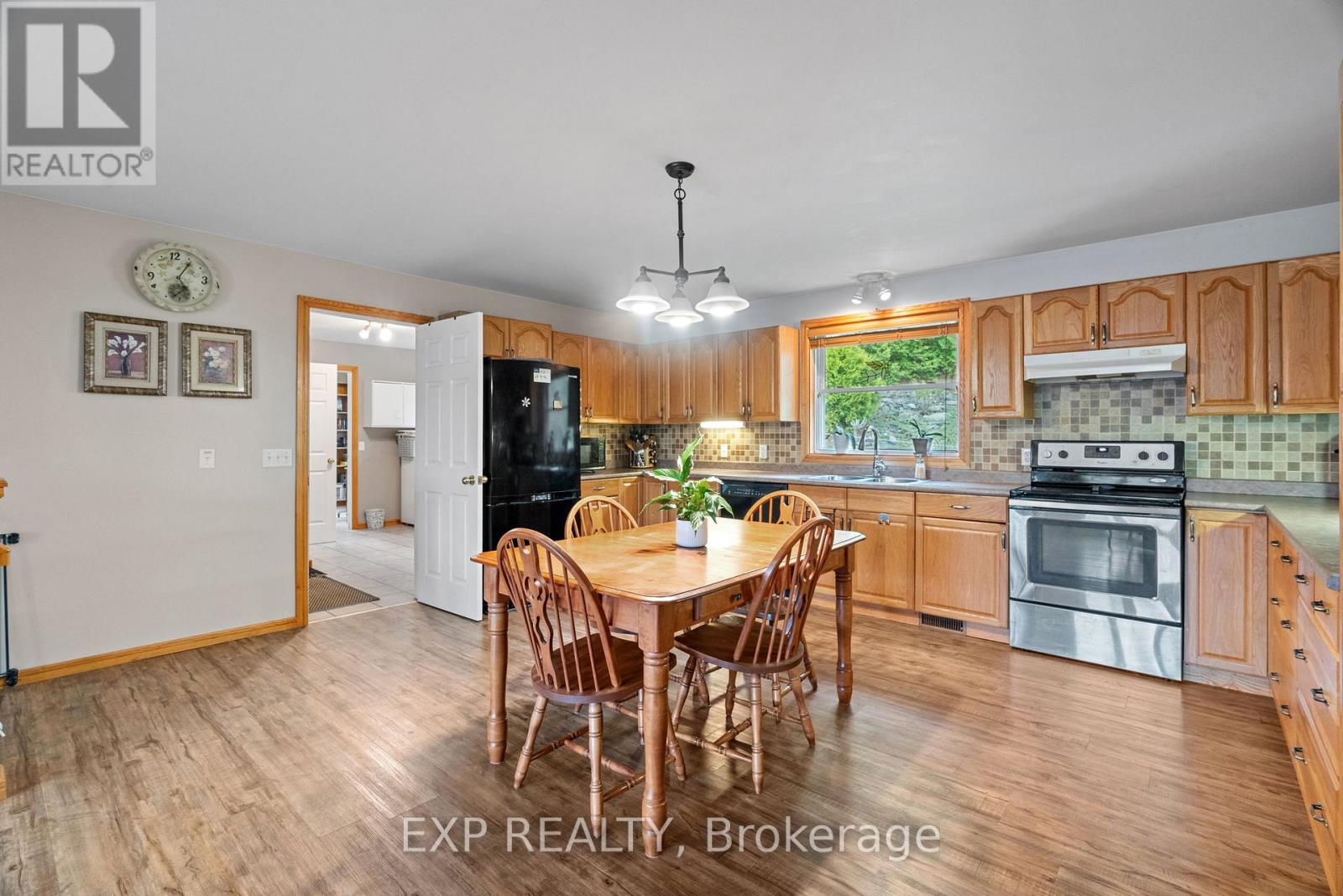 30680 Hungry Hollow Road, North Middlesex, Ontario  N0M 1B0 - Photo 8 - X12531410