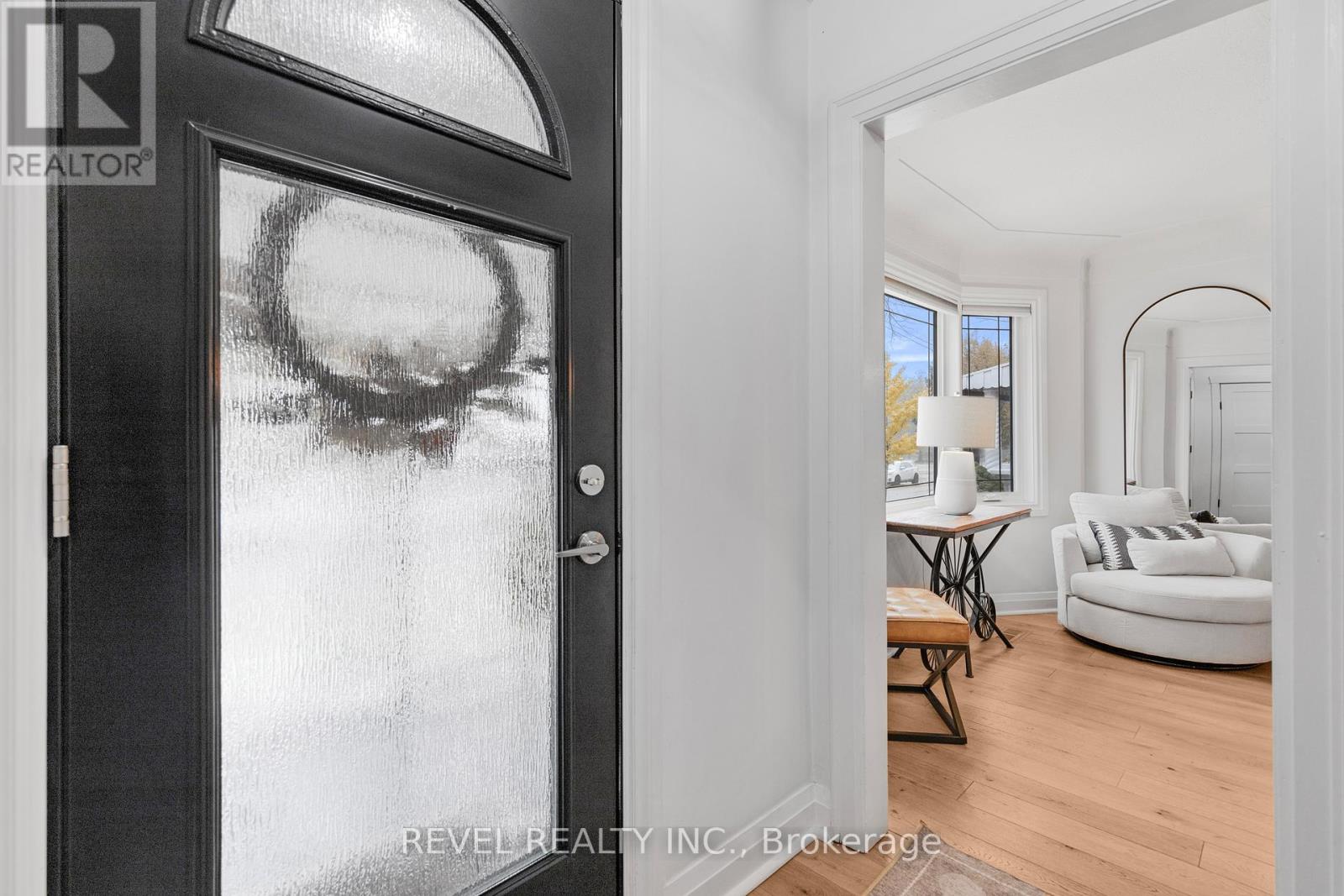 175 Wexford Avenue S, Hamilton, Ontario  L8K 2P1 - Photo 4 - X12531398