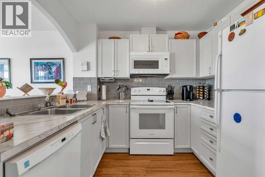 109 Citadel Estates Manor Nw, Calgary, Alberta  T3G 5M7 - Photo 6 - A2264505