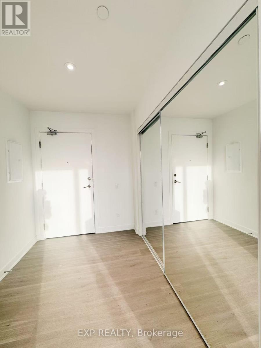 5811 - 8 Wellesley Street W, Toronto, Ontario  M4Y 0J5 - Photo 10 - C12531418