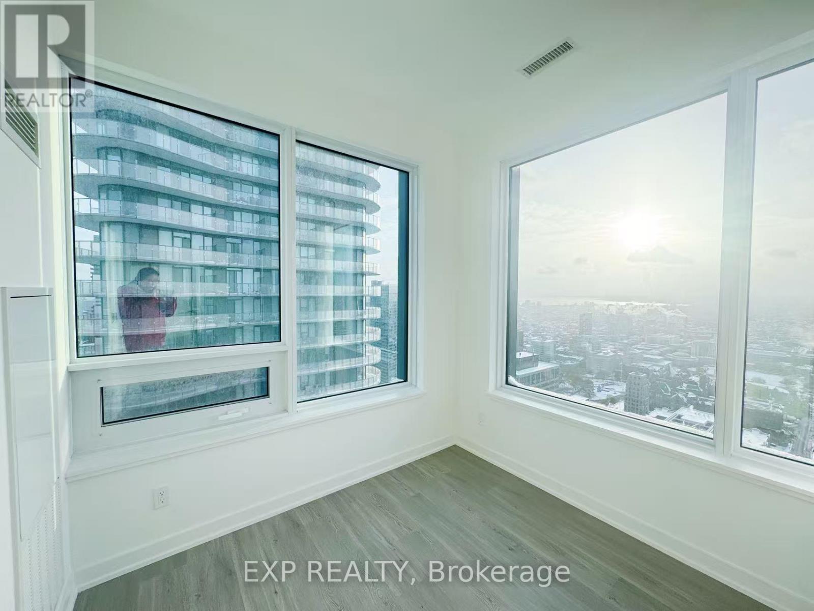 5811 - 8 Wellesley Street W, Toronto, Ontario  M4Y 0J5 - Photo 14 - C12531418