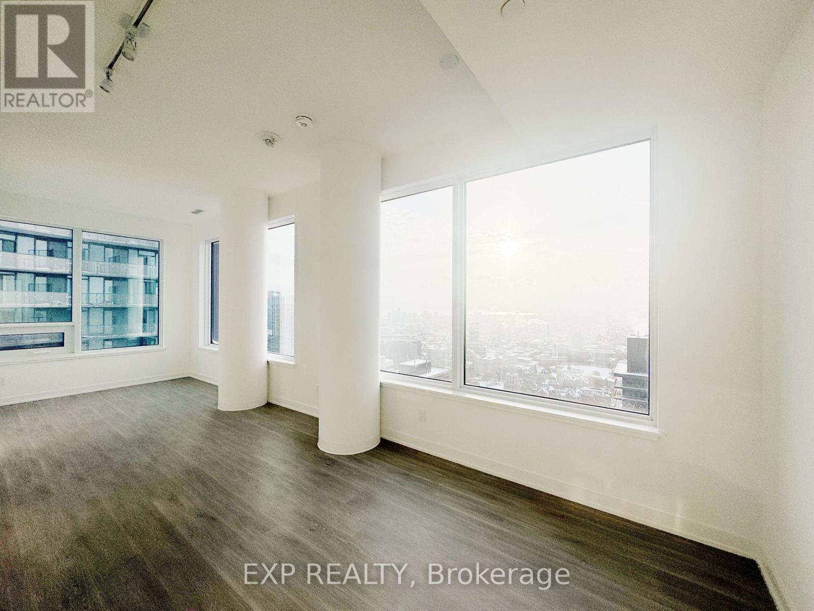 5811 - 8 Wellesley Street W, Toronto, Ontario  M4Y 0J5 - Photo 6 - C12531418