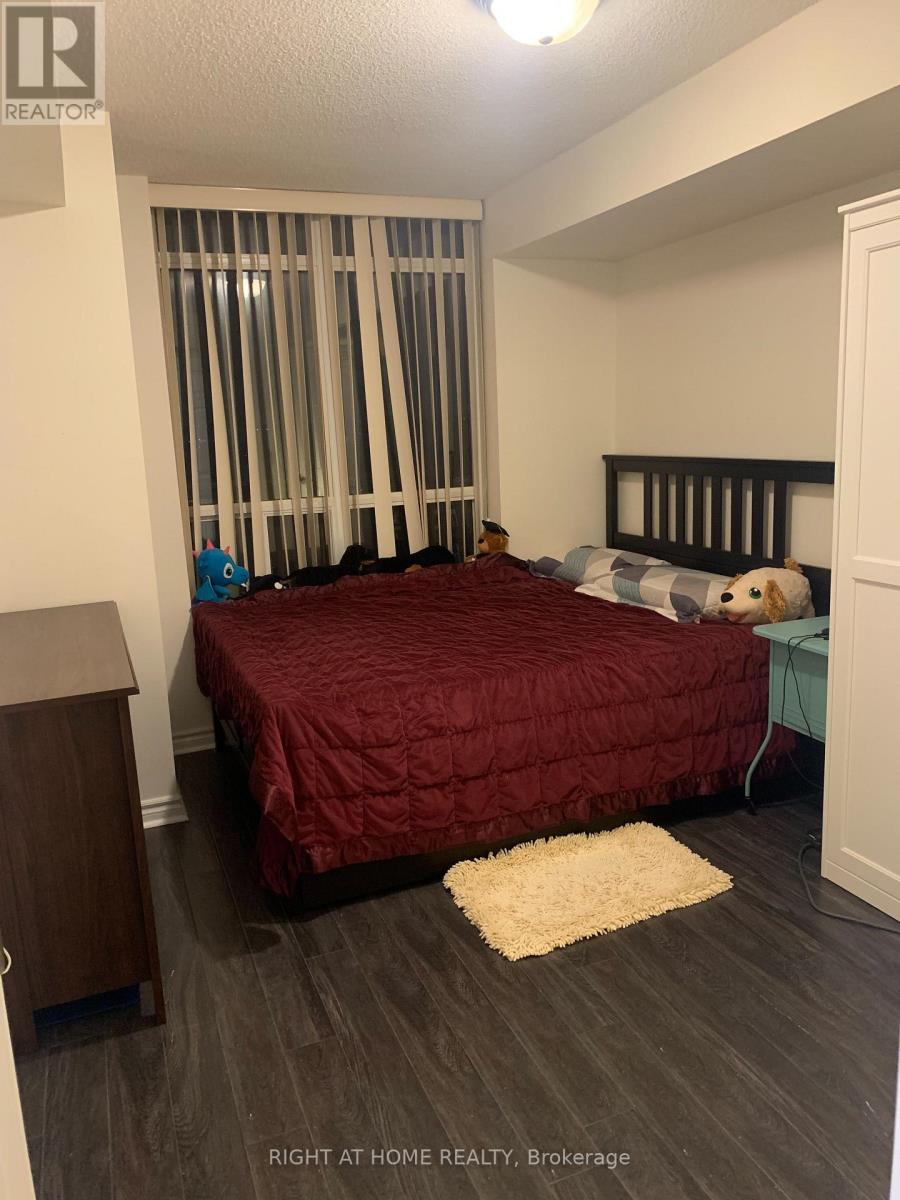 901 - 130 Pond Drive, Markham, Ontario  L3T 7W5 - Photo 10 - N12531430