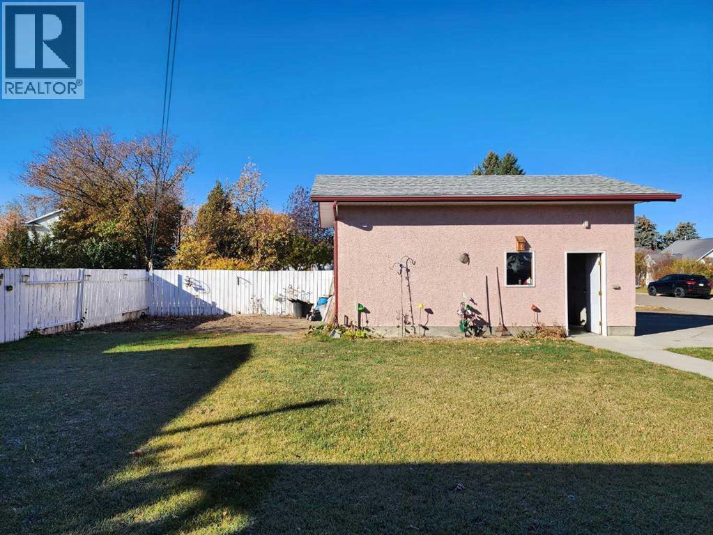 5323 3 Street W, Claresholm, Alberta  T0L 0T0 - Photo 20 - A2265028