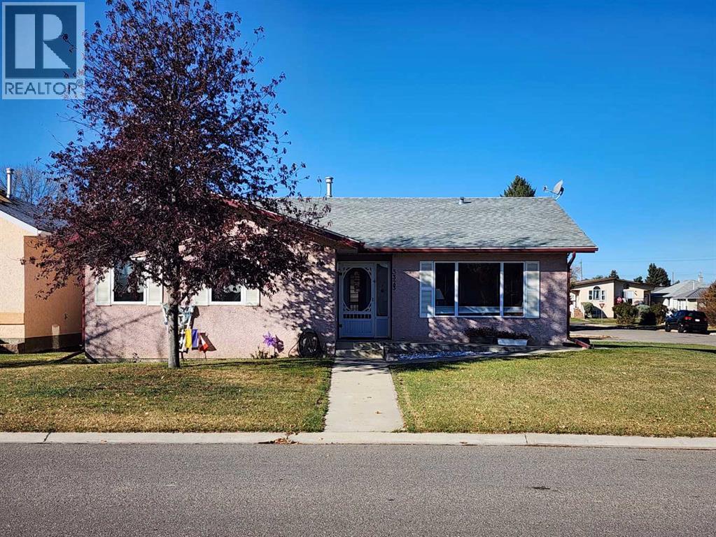 5323 3 Street W, Claresholm, Alberta  T0L 0T0 - Photo 3 - A2265028